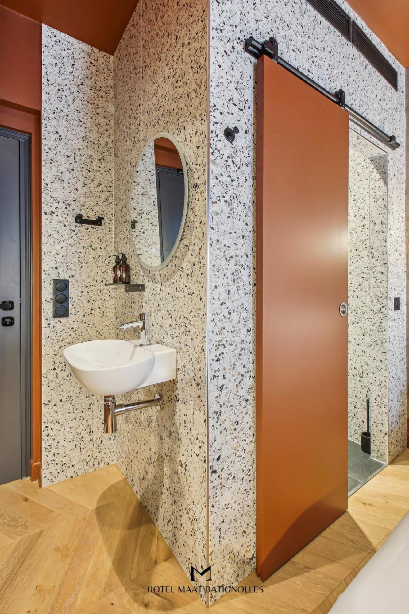 Hotel Maat Batignolles Paris Bagian luar foto