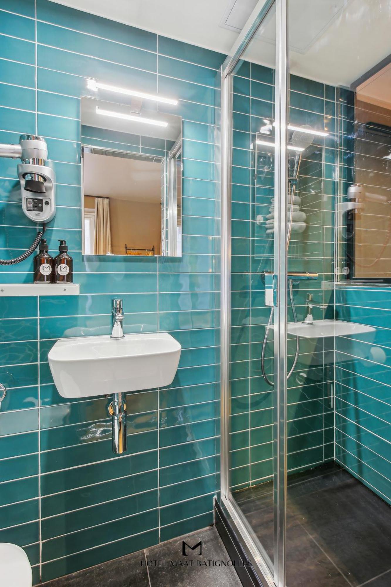 Hotel Maat Batignolles Paris Bagian luar foto